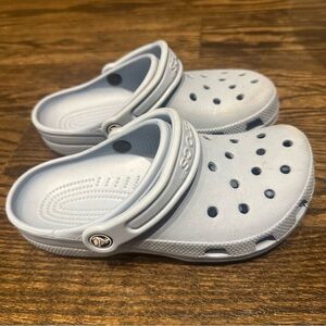 basic crocs